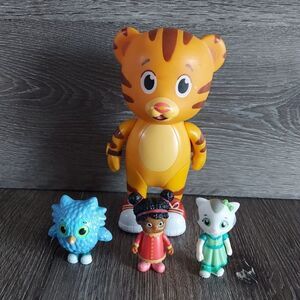 PBS Kids Daniel Tiger Neighborhood Figure Toy Lot